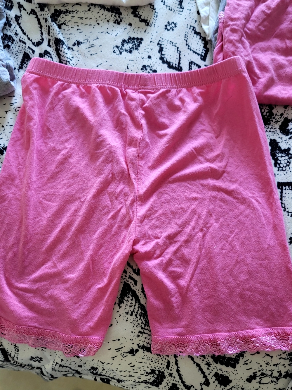 art class Pink Girls Knit Lace-Hem Shorts